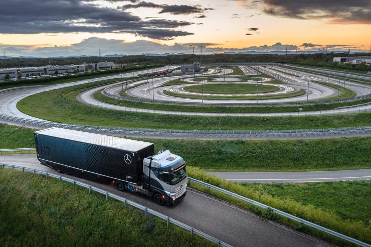 h2accelerate hydrogen trucks europe
