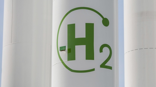 renew power green hydrogen hubs